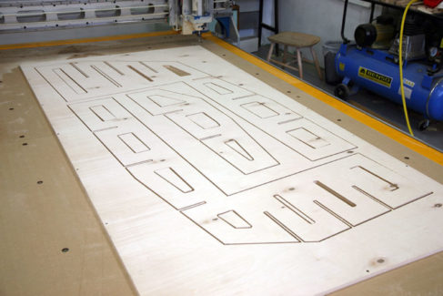 Wycinanie CNC elementów konstrukcyjnych w sklejce